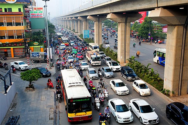 Hanoi reopens public transportation